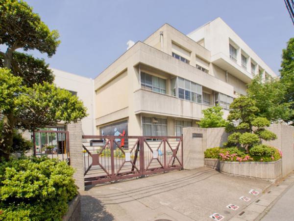 Primary school. 600m Kawaguchi Municipal Tozukahigashi elementary school to elementary school