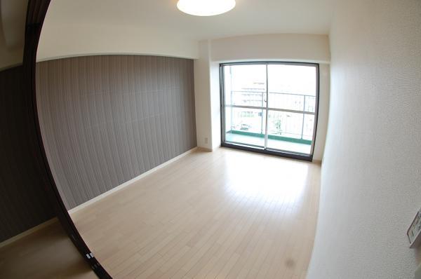 Non-living room. East side Western-style