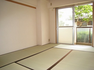 Living and room. It settles down Japanese-style room