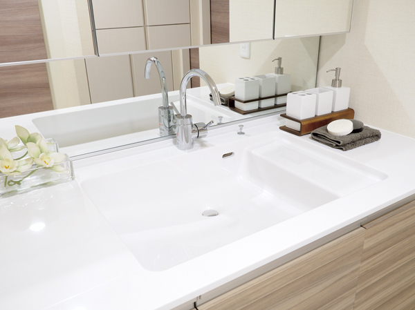 Clean and full of a feeling of vanity that can keep the beauty