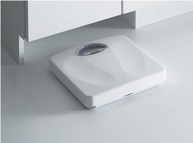 Bathing-wash room.  [Health meter storage space] Health meter storage space provided on the vanity under the base. Not in the way of the flow line, Also Katazuki neat appearance.  ※ Same specifications