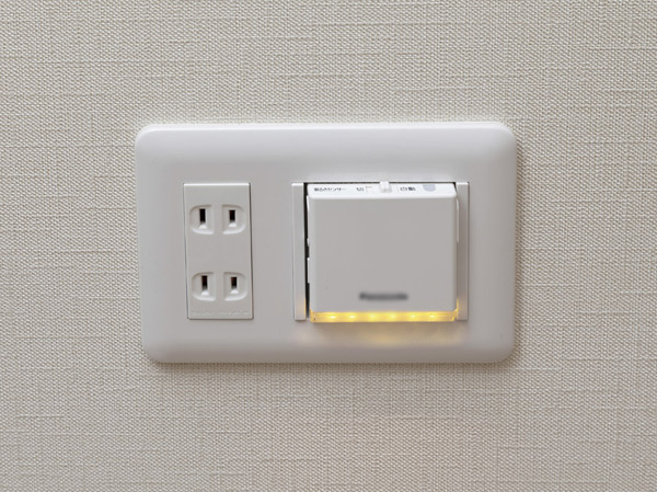 Other.  [Security lighting] Installing security lighting to illuminate the feet. Emergency can be used as a flashlight to remove.  ※ Same specifications