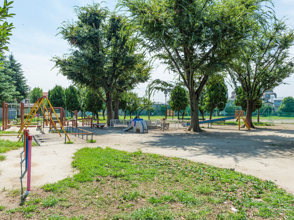 Surrounding environment. East Park Maeda (about 220m / A 3-minute walk)