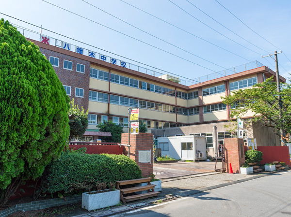 Surrounding environment. Hachimangi junior high school (about 1320m / 17 minutes walk)