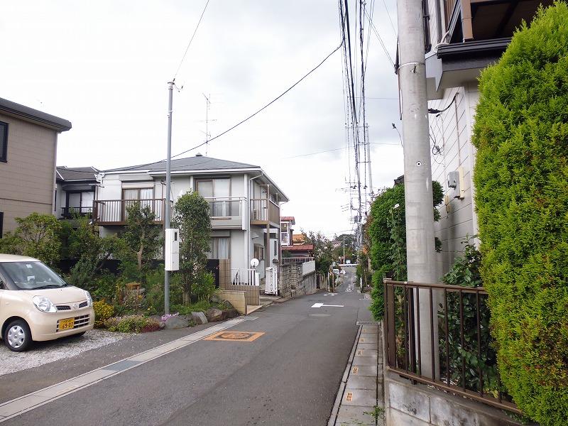 Local photos, including front road. Local (10 May 2013) Shooting