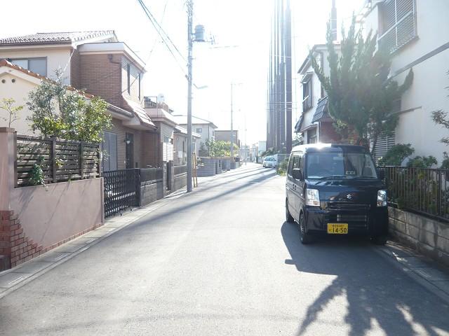 Local photos, including front road. It is less the front road of traffic. 