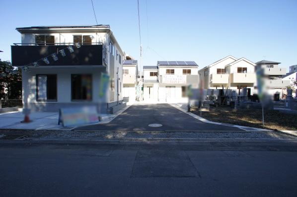 Local photos, including front road. Local (11 May 2013) Shooting