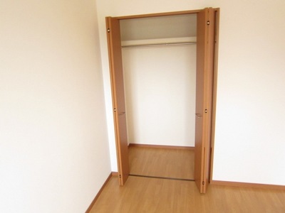 Receipt. There is a large closet