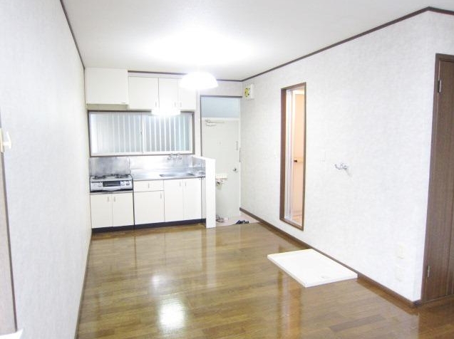 Living and room. Clean rooms