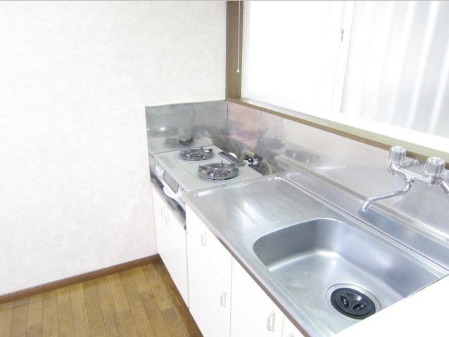 Kitchen. Gas stove installation Allowed, Spread of kitchen