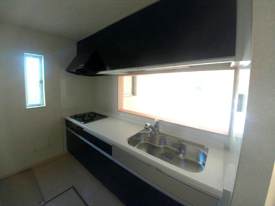 Kitchen. Was building completed. Such as the actual image from per yang, We have to wait all the time so you can see directly. .