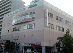 Supermarket. Commodities Iida Kawaguchi Replenishing store up to (super) 323m