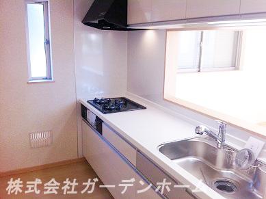 Model house photo. Is How about children and dishes