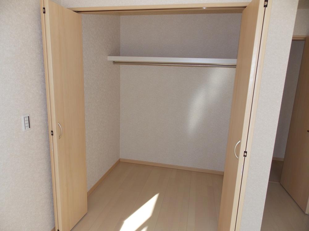 Receipt. Walk-in closet