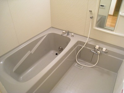 Bath. Bathroom unusual spacious 1 tsubo!