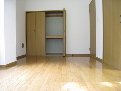 Living and room. Happy with storage of Western-style