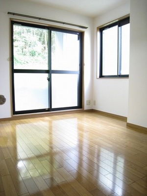 Living and room. Also fit furniture in the flooring