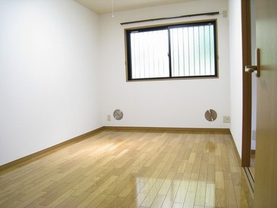 Living and room. A bright room with with Zenshitsumado