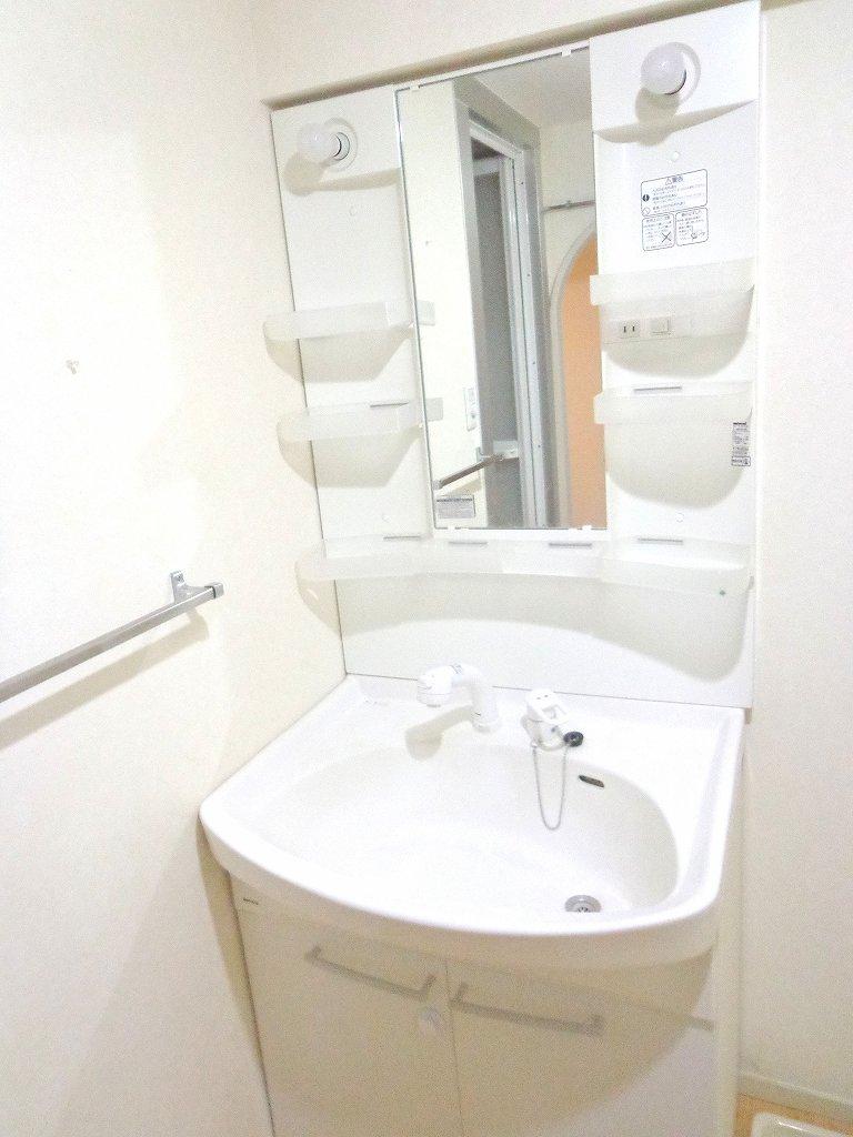 Wash basin, toilet