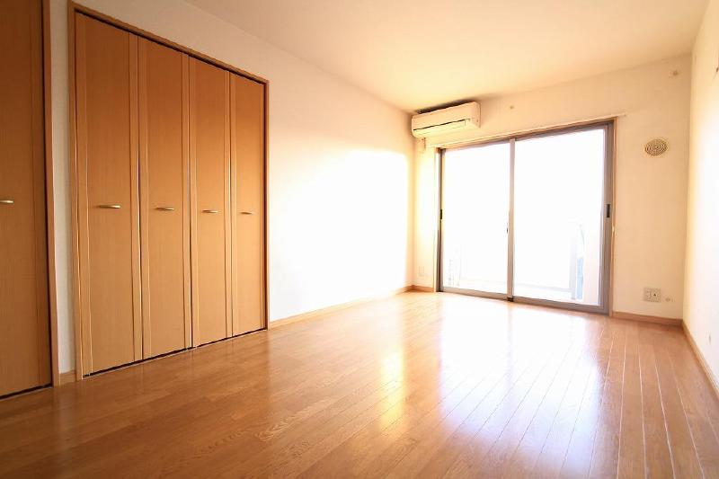 Living and room. Living space the sun enters well Spacious 8 pledge