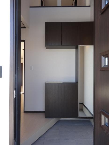 Entrance. Local (11 May 2013) Shooting