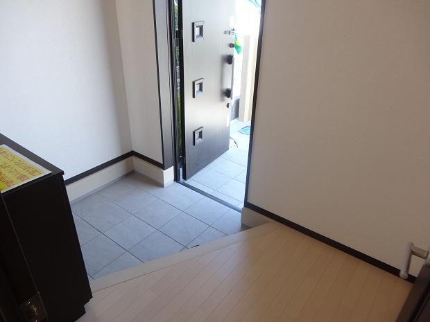 Entrance. Local (11 May 2013) Shooting