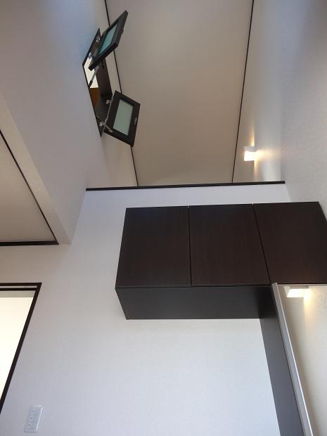 Entrance. Local (11 May 2013) Shooting