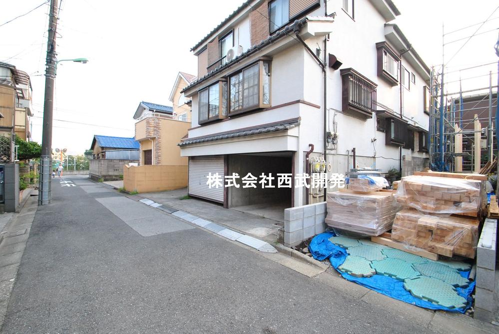 Local photos, including front road. Local (August 2013) Shooting