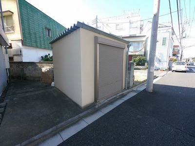 Other. 10m until the Seven-Eleven (Other)