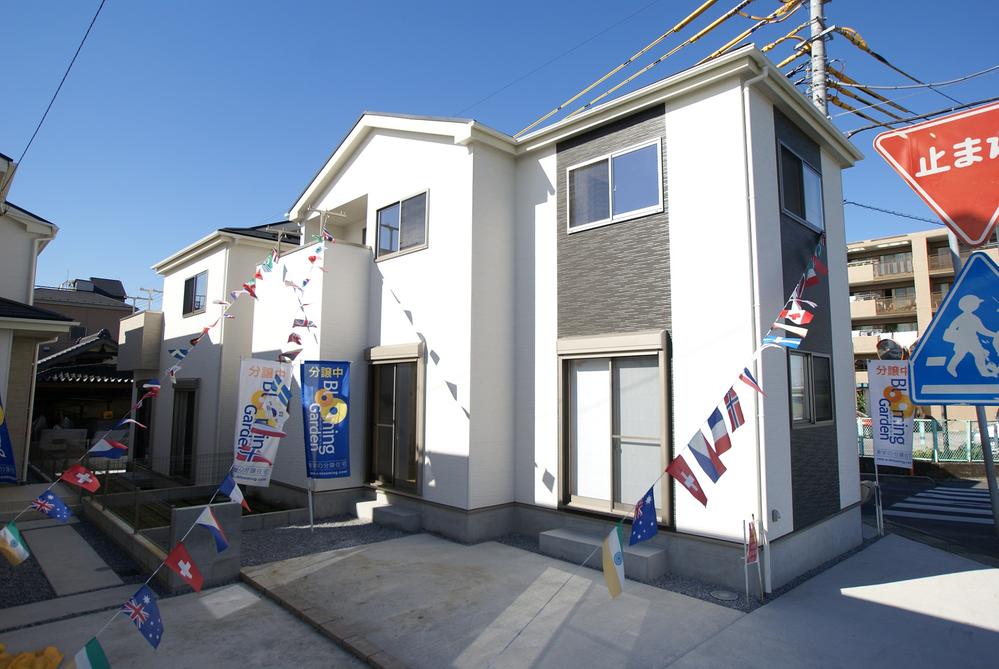 Local appearance photo. Local (11 May 2013) Shooting