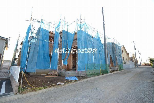 Local photos, including front road. Local (12 May 2013) Shooting B Building