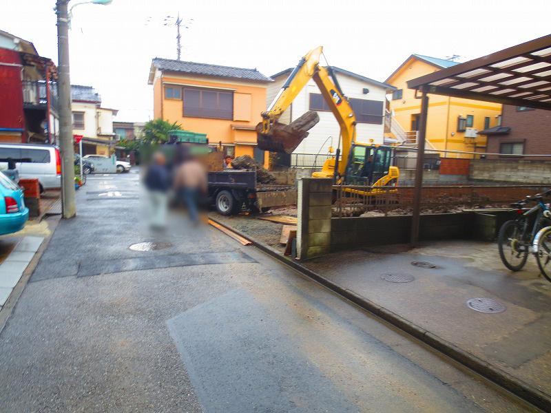 Local photos, including front road. Local (12 May 2013) Shooting