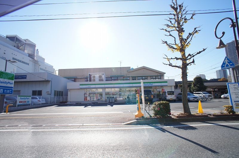 Convenience store. 1600m to Family Mart (convenience store)