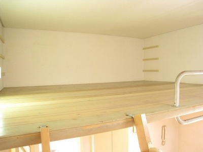 Other room space. Loft spacious! Also to be accommodated in the bedroom