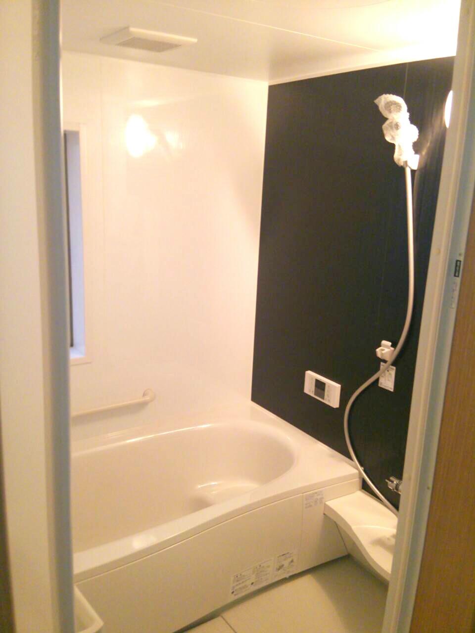 Bathroom to take a daily tired to simple and by color