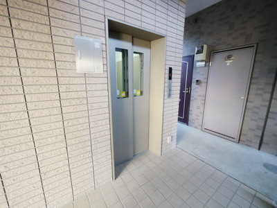 Other. 5m to the elevator (Other)