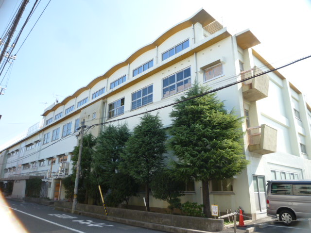 Primary school. Kawaguchi City Nakamachi up to elementary school (elementary school) 320m