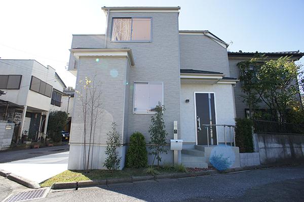 Local appearance photo. Per yang per corner lot ・ Ventilation good. Local (11 May 2013) Shooting