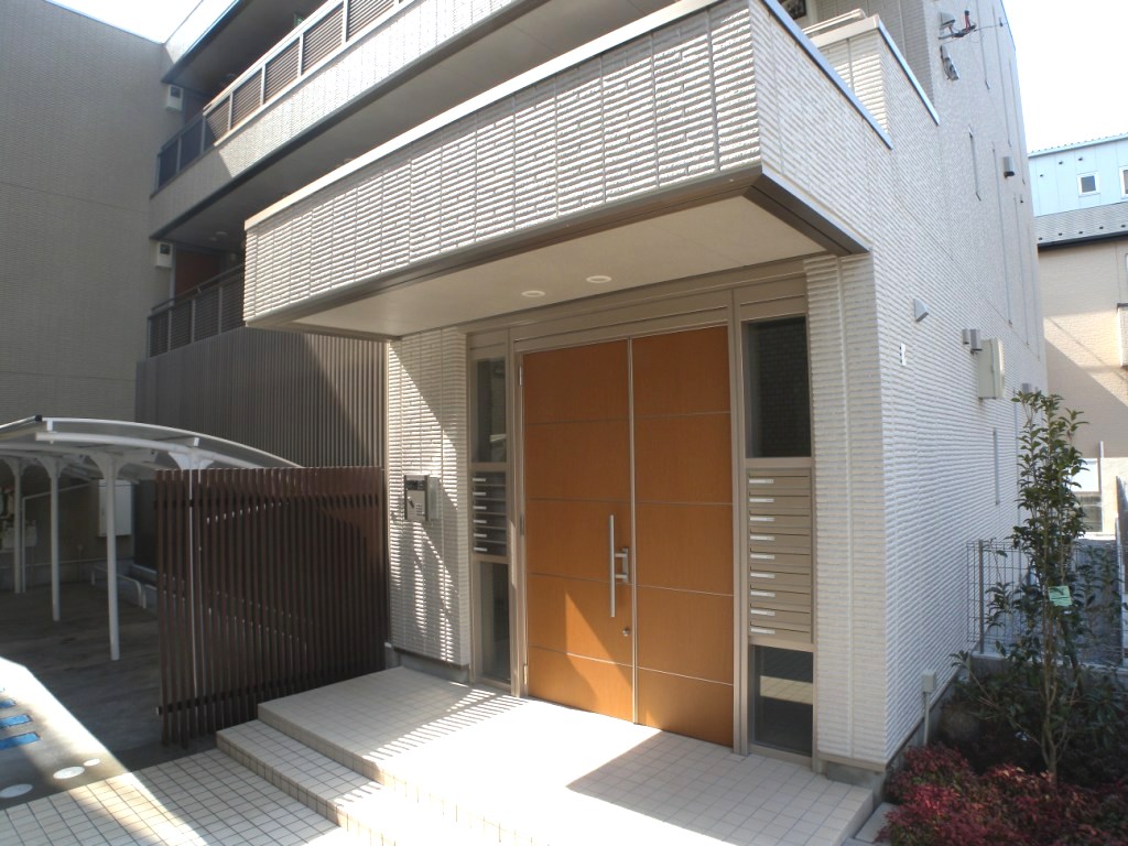 Security. Entrance auto lock