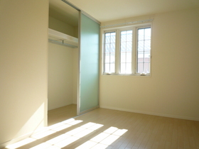 Living and room. Western-style 5.5 Pledge