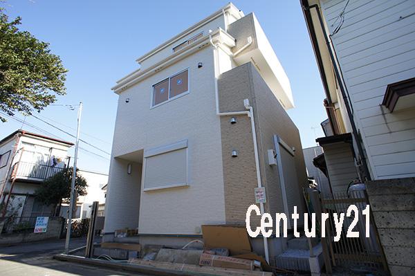 Local photos, including front road. 12 / 13 shooting