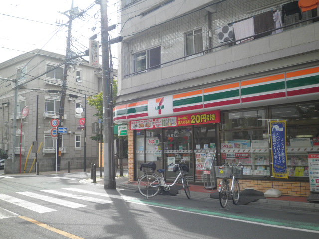 Convenience store. 335m to Seven-Eleven (convenience store)