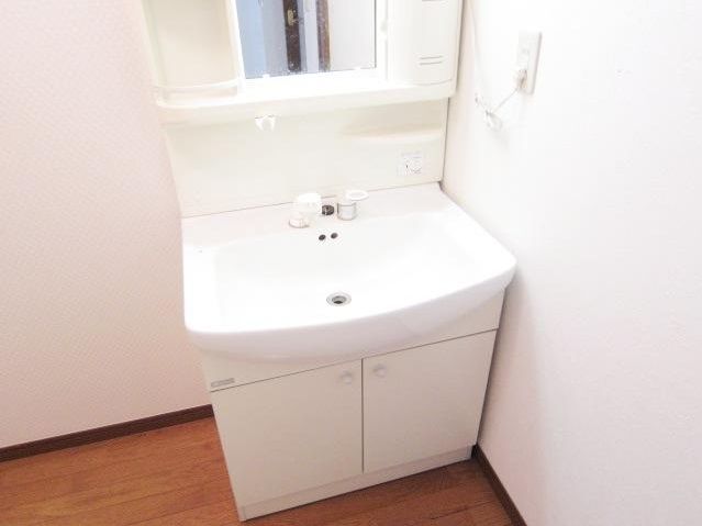 Washroom. It comes with independent wash basin. 