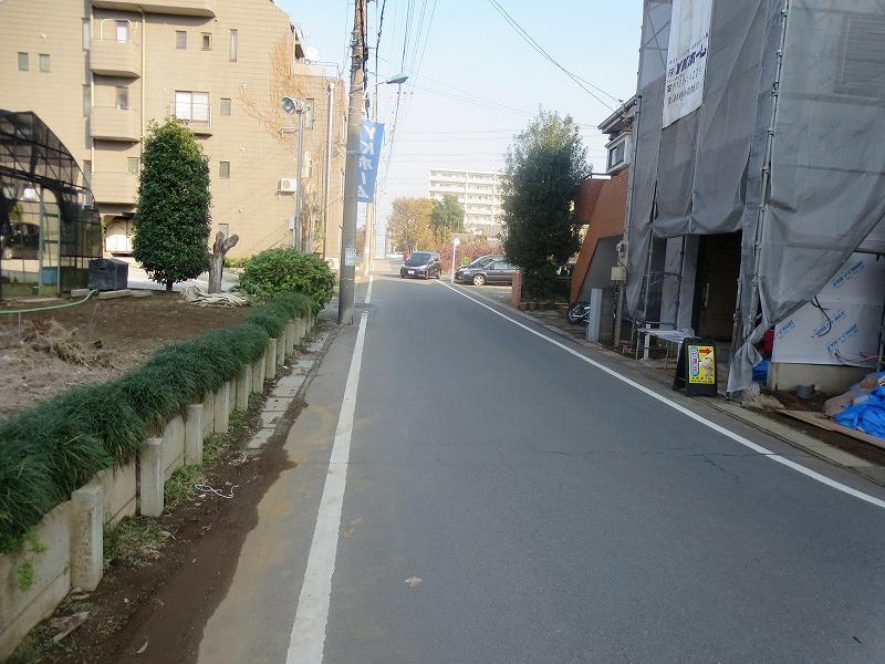 Local photos, including front road. Local (12 May 2013) Shooting