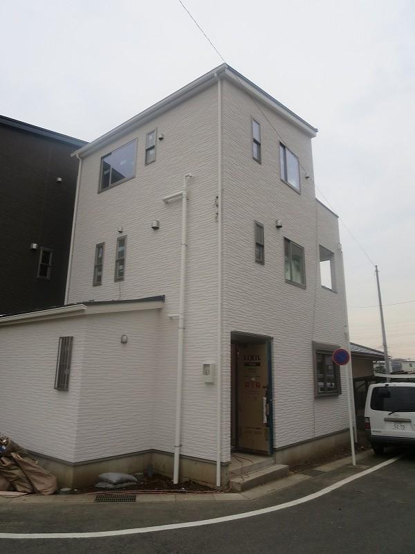 Local appearance photo. Local (12 May 2013) Shooting