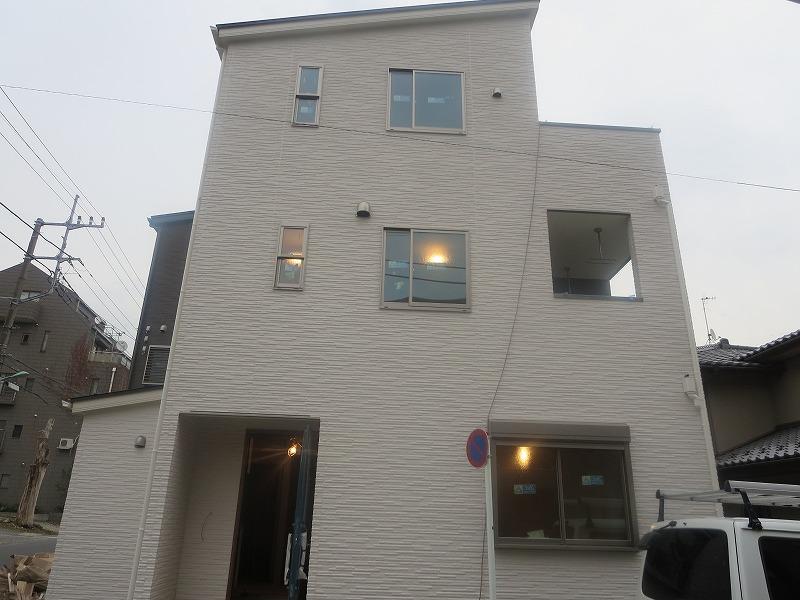 Local appearance photo. Local (12 May 2013) Shooting