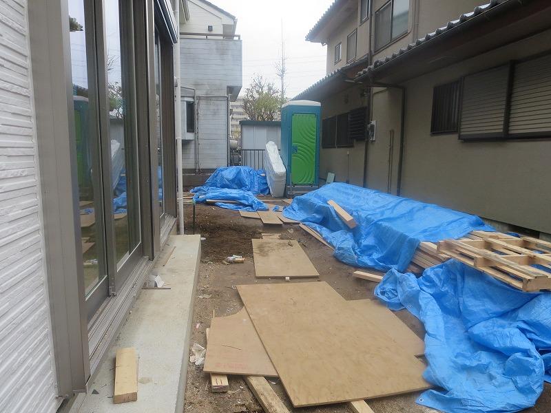 Parking lot. Local (12 May 2013) Shooting