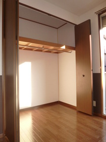 Other Equipment. Wide storage space - scan