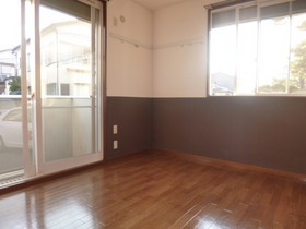 Living and room. Corner room ・ It is a two-sided lighting