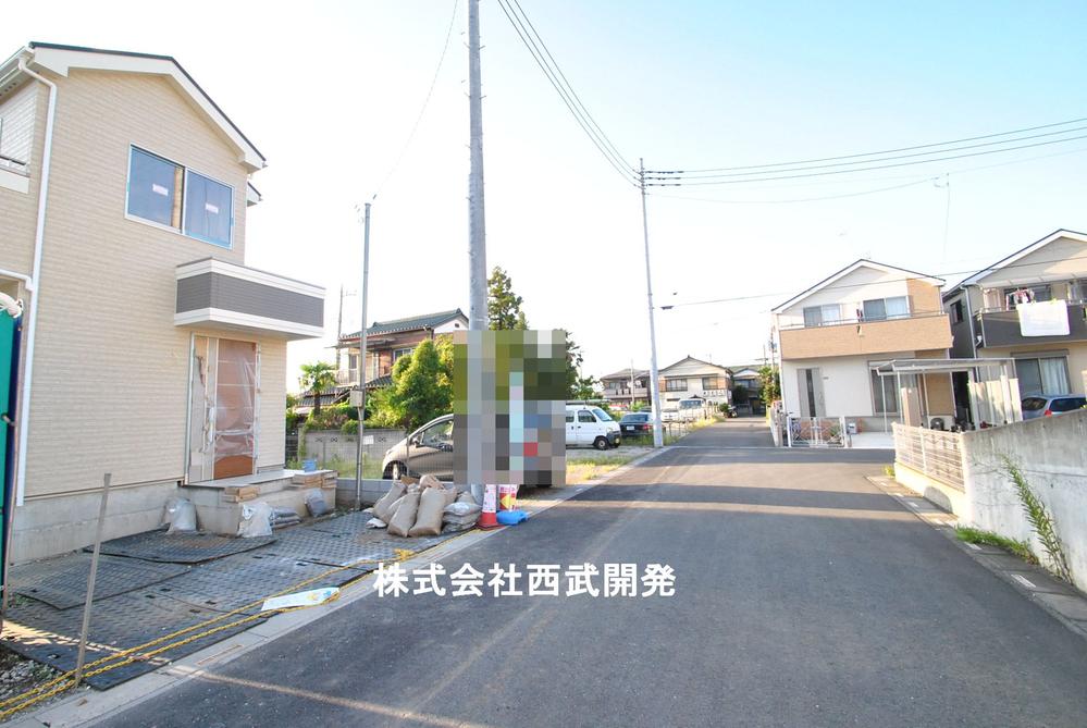 Local photos, including front road. Local (September 2013) Shooting